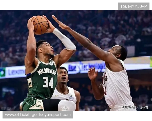 字母哥伤退致阵容受损：密尔沃基雄鹿的挑战与机遇