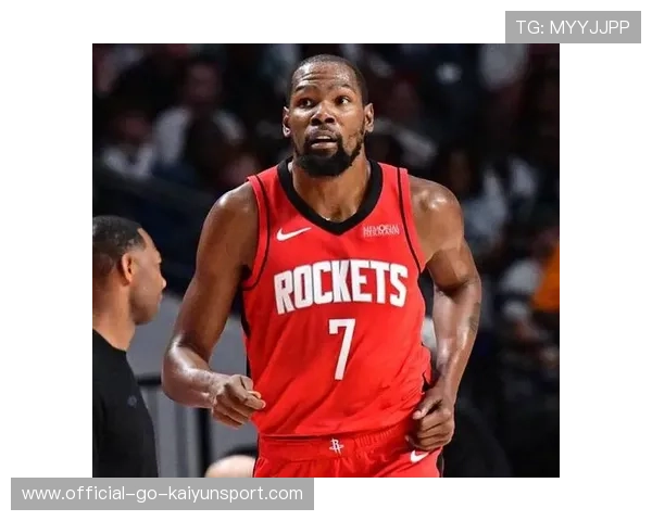 杜兰特：我和詹姆斯都不会拥有雕像，NBA现役只有一个人可以获得，杜兰特能超过詹姆斯吗